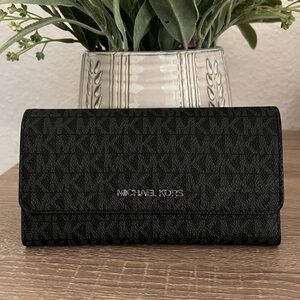NWT Michael Kors Trifold Black Wallet